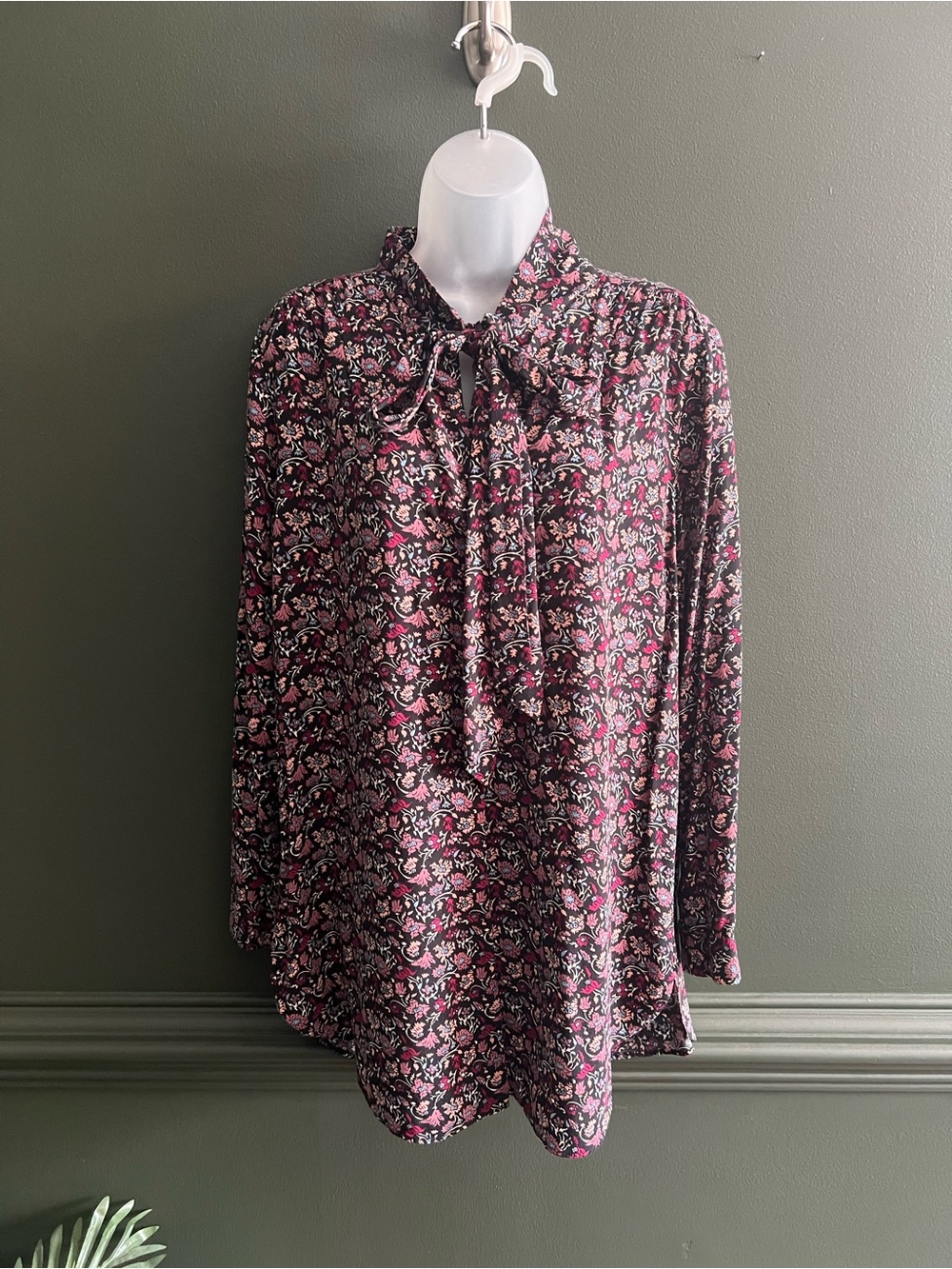 LOFT Women’s Floral Tie-Neck Tunic Blouse - Pink/Black